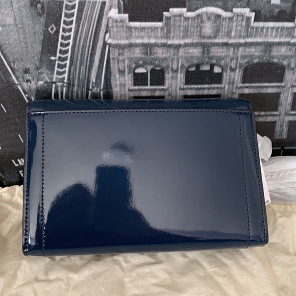 Michael Kors NWT Kinsley Medium Flap Wallet Crossbody in Navy - Picture 13 of 13